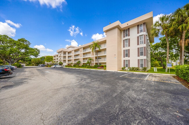Photo - 3151 S Palm Aire Dr Unit 407
