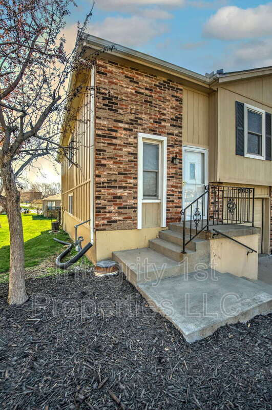 Photo - 8635 N Hull Ave