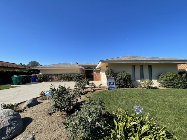 Building Photo - Beautiful Ranch Style House in Rancho Bernardo