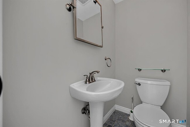 Photo - 2 Butternut Dr Unit 2