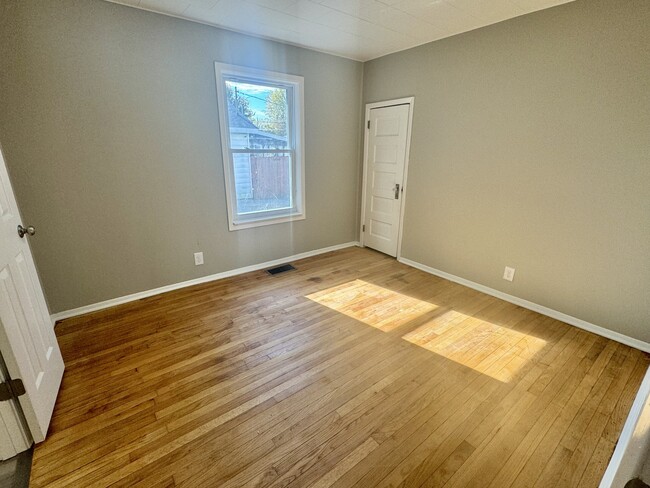 Photo - 913 N Morrison St