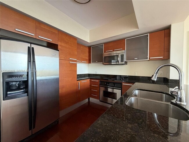 Building Photo - 2030 S Douglas Rd Unit 716