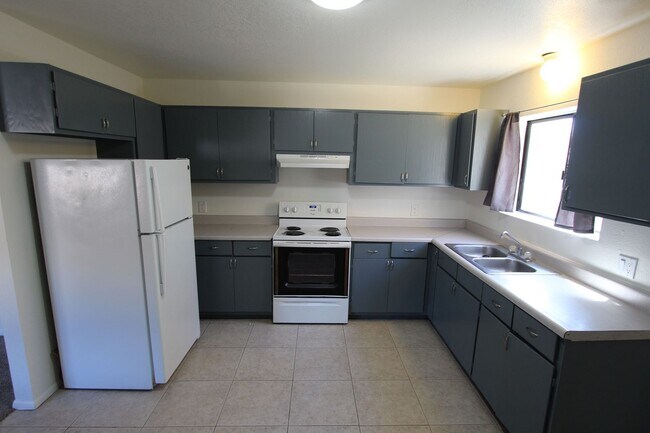 Photo - (594) 2905 N. Third Street Unit #3 Unit #3