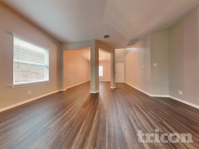 Photo - 7707 Foxwaithe Ln