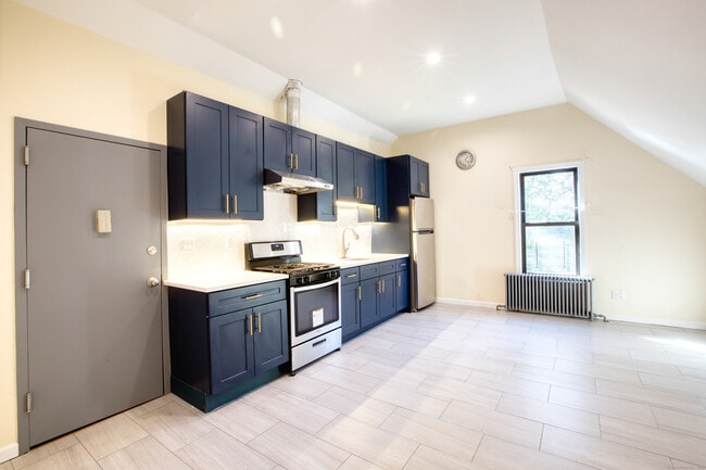 Photo - 247 Willow St Unit 3