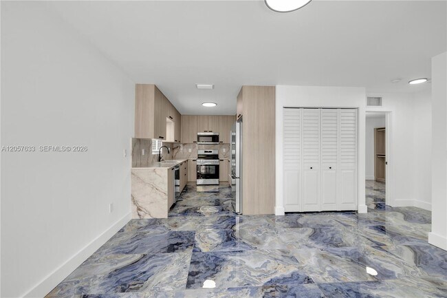 Photo - 10350 SW 48th St Unit 2