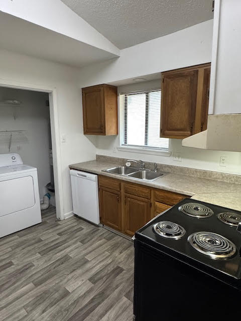 Photo - 6 Whispering