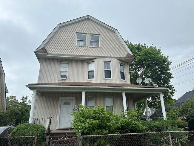 Building Photo - 149 Washburn Ave Unit 3 Rental