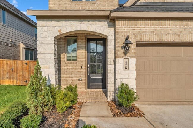 Photo - 1426 Northwood Blf Ln