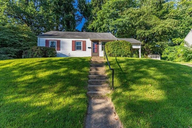 Building Photo - Location, Location, Location! Charming 3 b... Rental