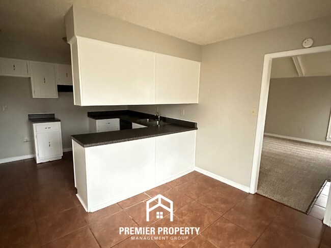 Photo - Spacious 3BR/2BA Memphis Home w/ Vaulted Ceilings, Fireplace & 2-Car Garage