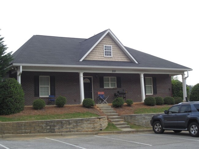 Building Photo - 807 W Longleaf Dr Unit 20