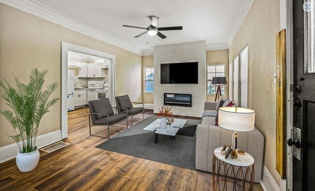 Photo - 684 S Elizabeth Pl NW