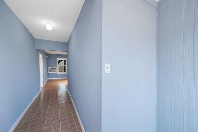 Photo - 3518 Sampson St Unidad A