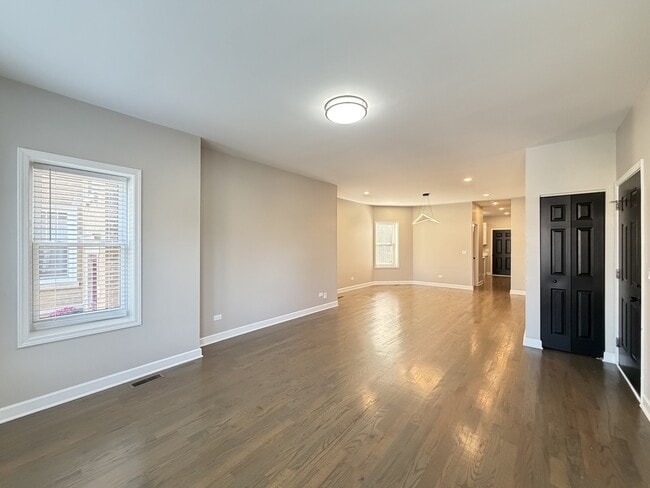 Building Photo - 3131 N Marmora Ave Unit J03P