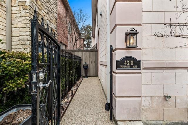 Photo - 4318 University Blvd House