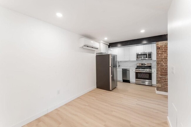 Photo - 306 Varick St Unit 1