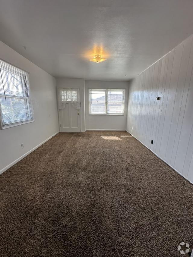 Building Photo - 2 bedroom in Billings MT 59102 Rental