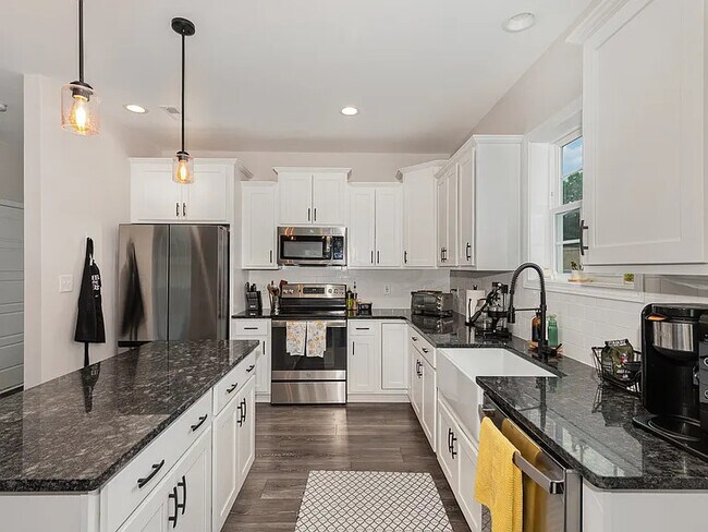 Photo - 325 Whetstone Dr
