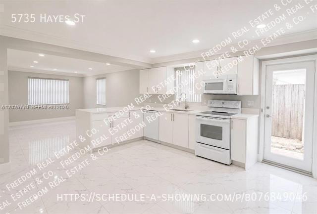 Photo - 5735 Hayes St
