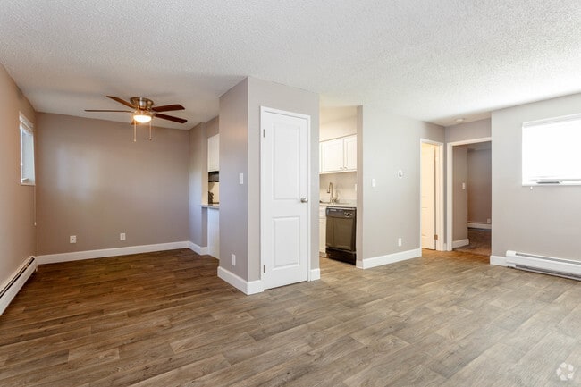 1BD, 1BA - 715 SF