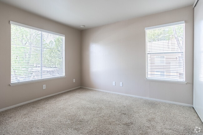 2BR, 1 BA - The Grenada