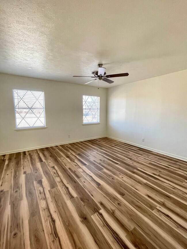 901 Lois 2 Townhome House Rental in Kerrville, TX