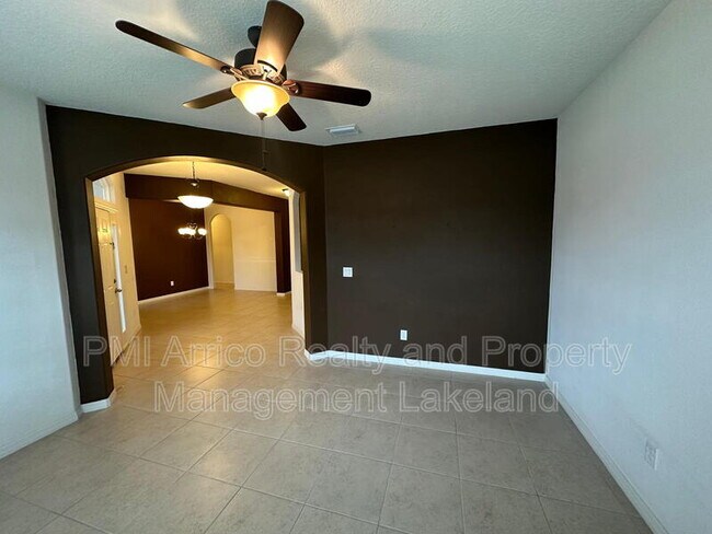 Photo - 2009 Country Aire Loop