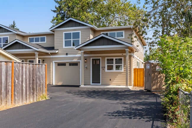 Building Photo - 2278 Sandy Dr Rental