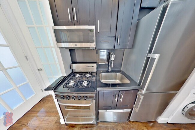 Photo - 314 E 106th St Unit 25