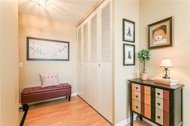 Photo - 1400 East Ave Unidad 1400 Rental