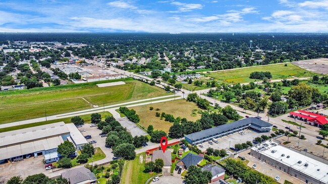 Photo - 10850 White Oak Point Ct