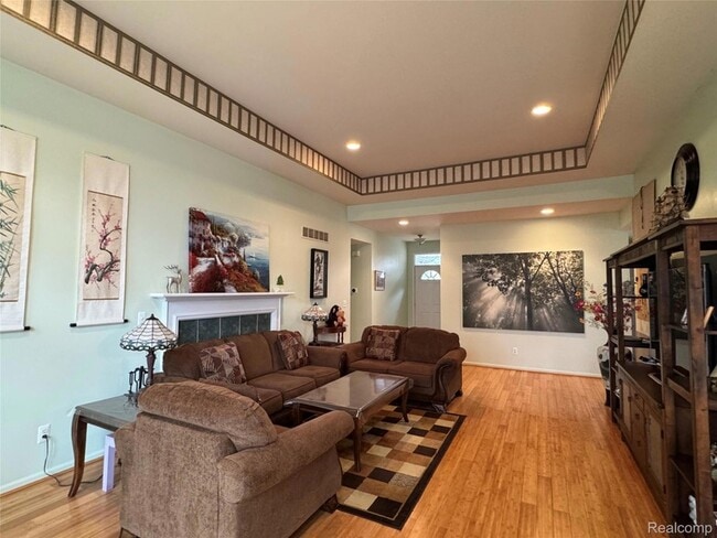 40342 Riverbend Dr