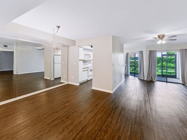Photo - ** COACH HOMES @ BERKSHIRE LAKES ** 2 BED / 2 BATH - 1ST FLOOR CONDO - GARAGE - ANNUAL RENTAL
