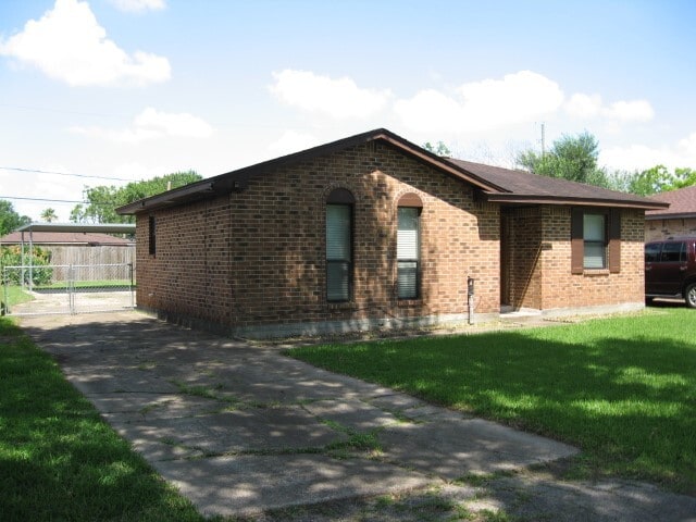 Building Photo - 4726 Caroline St Rental