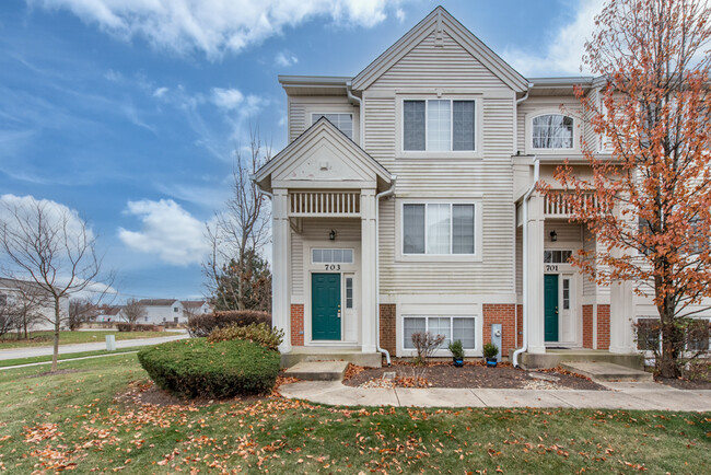 Photo - 703 S Rosehall Ln Townhome