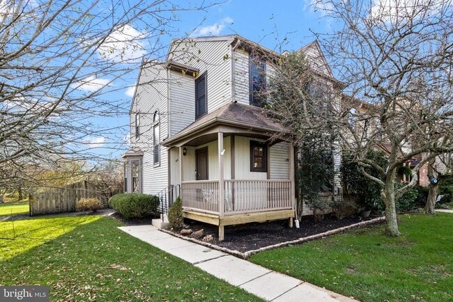 Building Photo - 44 Burgundy Dr