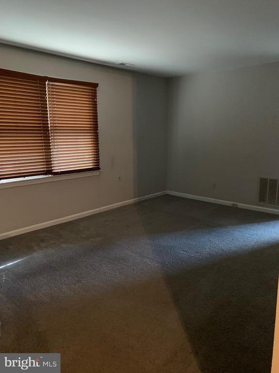 Photo - 123 E Main St Apartamento