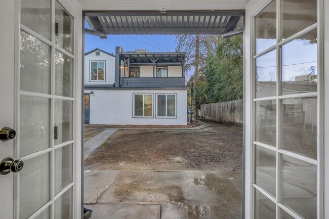 Photo - 1519-1519 N Carruth Ave Unidad Carruth Studio