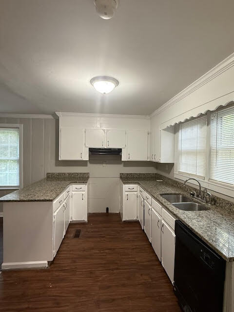 Photo - 4116 Main St