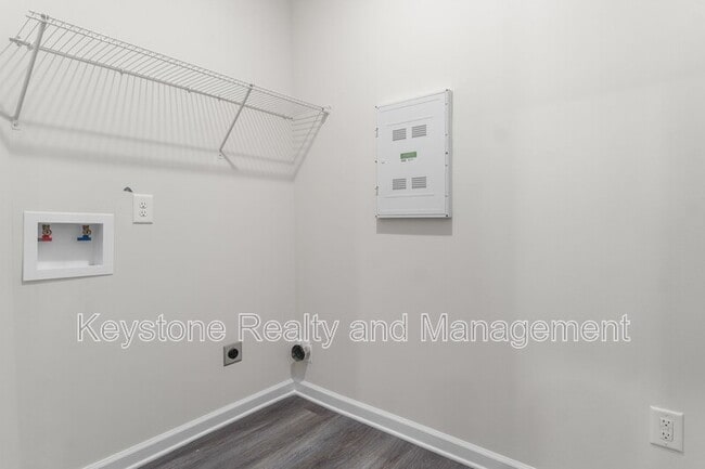 Photo - 109-B-109 E Johnson Cir