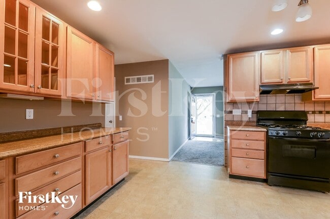 Photo - 385 Humes Ln