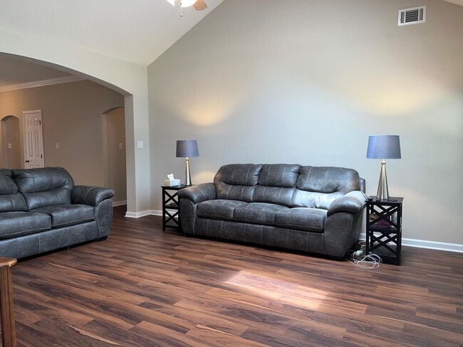 Photo - 679 Kensington Ct SE