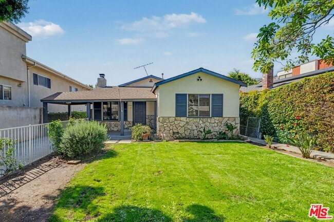 Building Photo - 1046 18th St