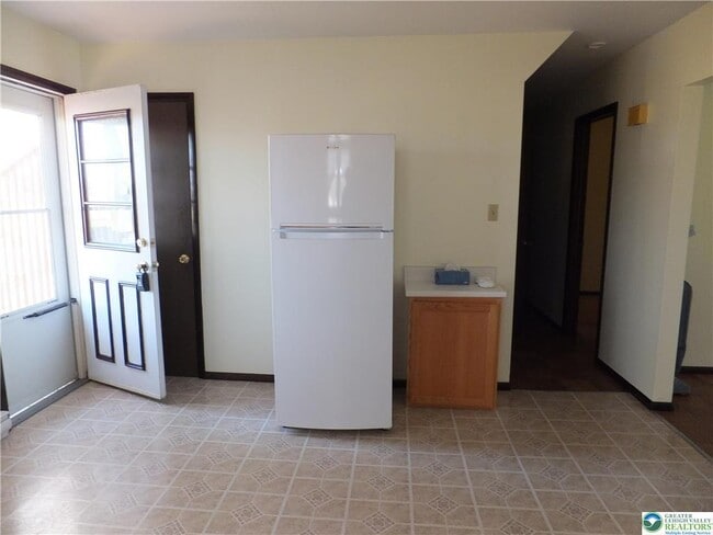 Photo - 8368 Seemsville Rd