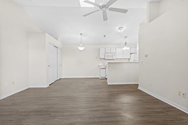 Photo - 1101 Linden Ln