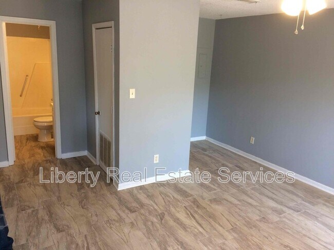 Photo - 116 Mattie St Unidad Apt 9