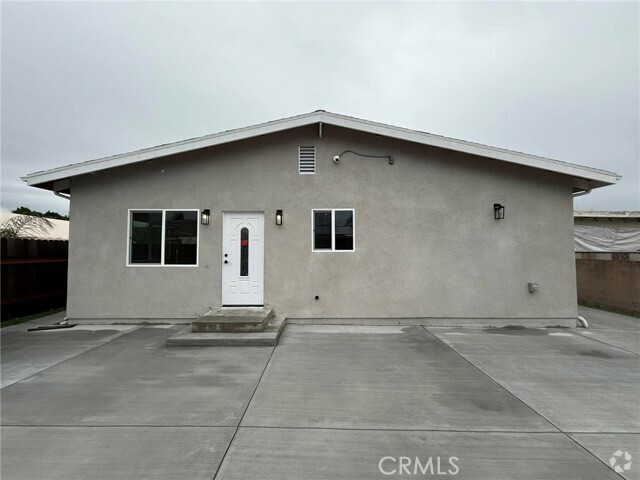 Building Photo - 12974 Goleta St Rental