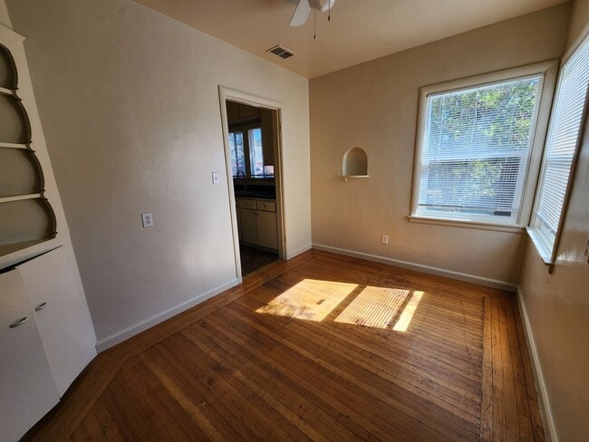 Photo - 3911 33rd St