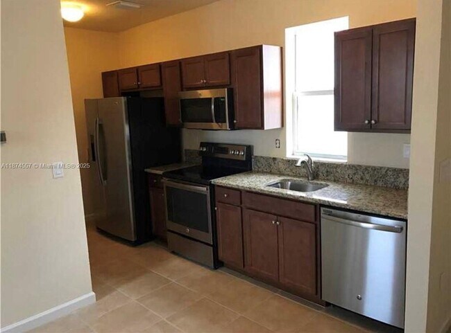 Photo - 9401 SW 171st Ave Unit studio